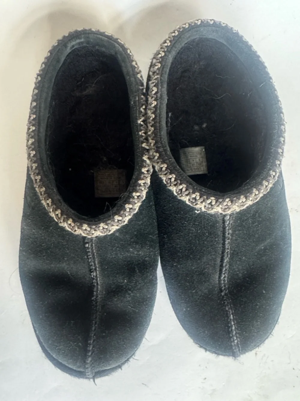 UGG Tazman Slipper Mules Child Size 5  = Womsns 6/7 Black Suede GUC $100